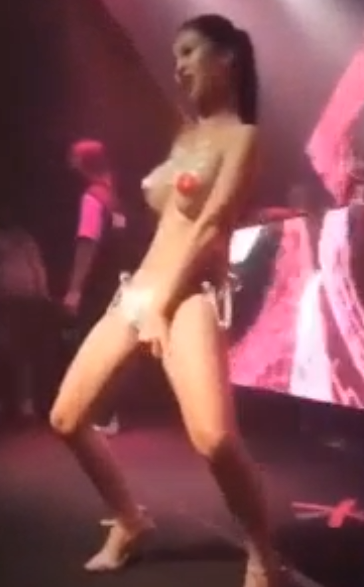 แคมหี เสียว เปิดนมโชว์ เต้นยั่ว ออยรอยจูบ
