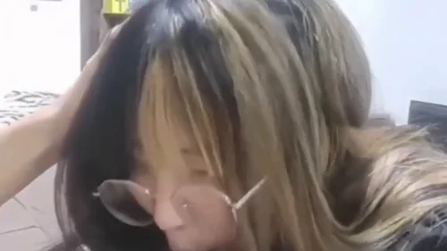 ในห้องนอน แว่นยังคาอยู่ แฟนสาวหีแน่น เสียวสุดๆ เย็ดสดไม่ยั้ง