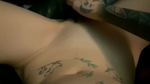 แตกน้ำหี แตกคามือ เสียวสุดๆ เล่นเสียวในห้อง เล่นหีแรง